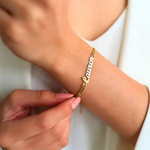 Thick chained personalised bracelet with font choice